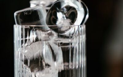 How to make clear ice cubes?